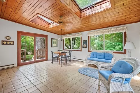 Exterior - 1374 Plumtree Rd, Springfield, MA 01119 photo 5 of 13