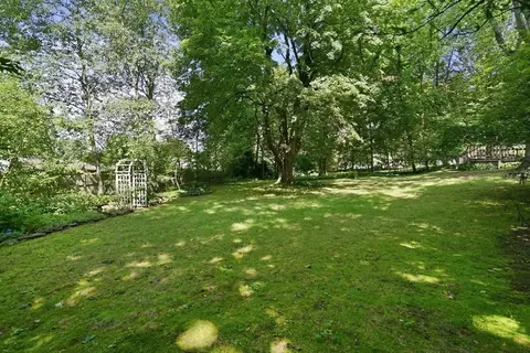 Exterior - 1374 Plumtree Rd, Springfield, MA 01119 photo 10 of 13