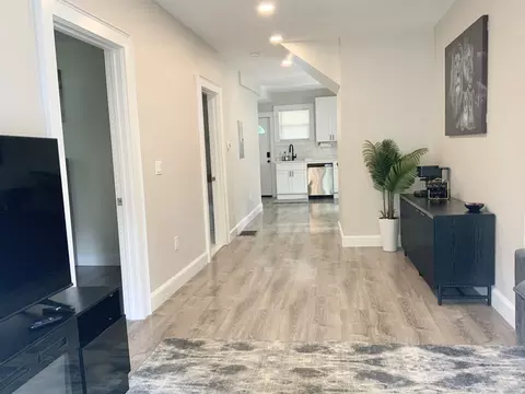 Entry Way - 5 5a Ferdinand St, Worcester, MA 01603 photo 2 of 5