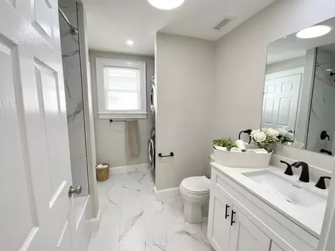 Bath - 5 5a Ferdinand St, Worcester, MA 01603 photo 2 of 5
