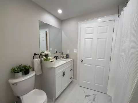 Bath - 5 5a Ferdinand St, Worcester, MA 01603 photo 3 of 5