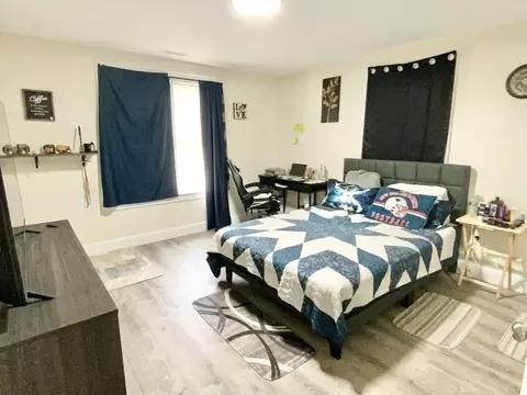 Bedroom - 5 5a Ferdinand St, Worcester, MA 01603 photo 8 of 10