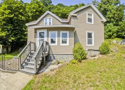 15 Bridge St, Monson, MA 01057