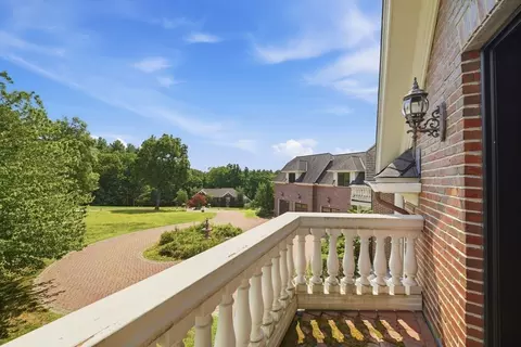 Exterior - 3 Regency Rdg, Andover, MA 01810 photo 4 of 5