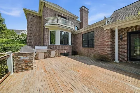 Exterior - 3 Regency Rdg, Andover, MA 01810 photo 3 of 5