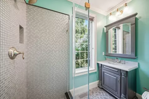 Bath - 3 Regency Rdg, Andover, MA 01810 photo 5 of 5