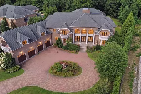 3 Regency Rdg, Andover, MA 01810