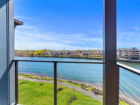 16 Franklin St #1402, Salem, MA 01970