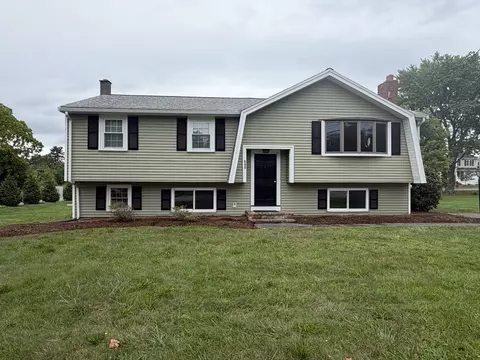 688 Plymouth St, Bridgewater, MA 02324