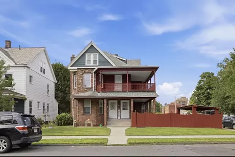 26 Washington Ave, Holyoke, MA 01040