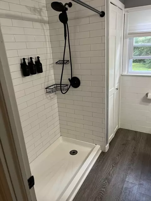 Bath - 62 Piehl Ave, Worcester, MA 01606 photo 2 of 4