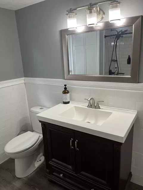 Bath - 62 Piehl Ave, Worcester, MA 01606 photo 3 of 4
