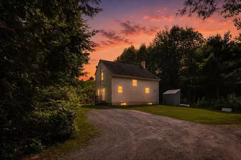 90 West St, Wendell, MA 01379