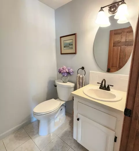 Bath - 143 Abbey Gate Rd, Cotuit, MA 02635 photo 6 of 7