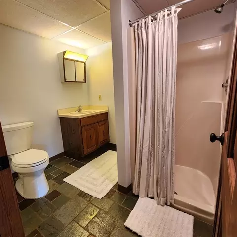 Bath - 143 Abbey Gate Rd, Cotuit, MA 02635 photo 5 of 7