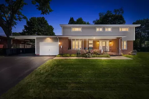 94 Florence Rd, Lowell, MA 01851