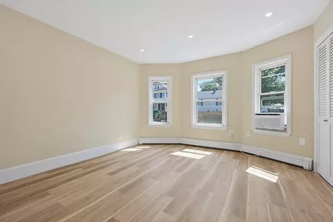 Living - 4 Edith St # -6, Everett, MA 02149 photo 4 of 11