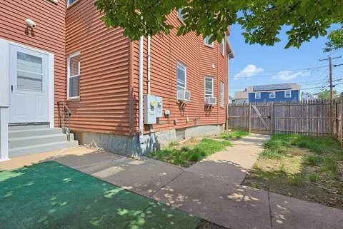 Exterior - 4 Edith St # -6, Everett, MA 02149 photo 3 of 3
