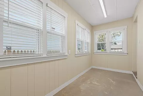 Entry Way - 4 Edith St # -6, Everett, MA 02149 photo 2 of 2