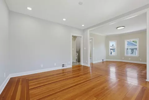 Living - 4 Edith St # -6, Everett, MA 02149 photo 3 of 11