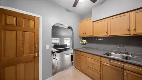 Entry Way - 190 Raymond St, Fall River, MA 02723 photo 6 of 9