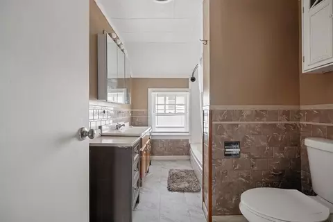 Bath - 190 Raymond St, Fall River, MA 02723 photo 2 of 2