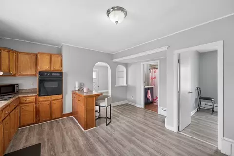 Entry Way - 190 Raymond St, Fall River, MA 02723 photo 3 of 9