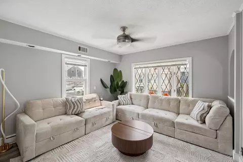 Living - 190 Raymond St, Fall River, MA 02723 photo 1 of 3