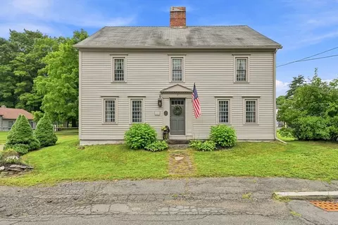 17 Main St, Wales, MA 01081
