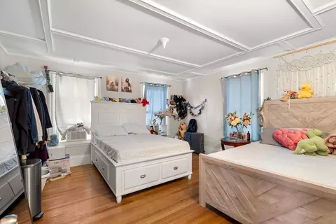 Bedroom - 186 Washington St, Gloucester, MA 01930 photo 11 of 12