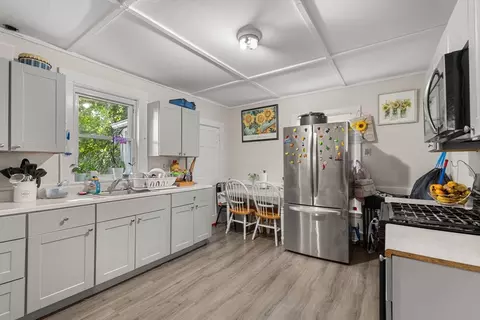 Kitchen - 186 Washington St, Gloucester, MA 01930 photo 4 of 4