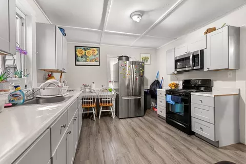 Kitchen - 186 Washington St, Gloucester, MA 01930 photo 3 of 4