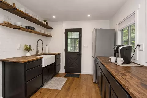 Kitchen - 33 Plumtree Rd, Springfield, MA 01118 photo 1 of 4