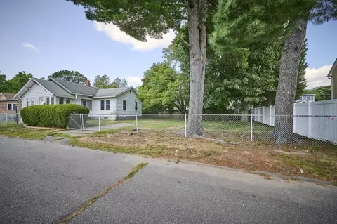 15 Moray St, Lynn, MA 01904