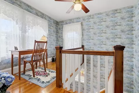 Entry Way - 37 Bridge St, Beverly, MA 01915 photo 2 of 2