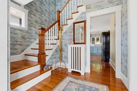 Entry Way - 37 Bridge St, Beverly, MA 01915 photo 1 of 2