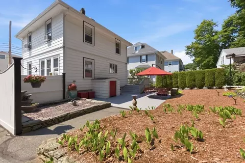 Exterior - 37 Bridge St, Beverly, MA 01915 photo 3 of 5