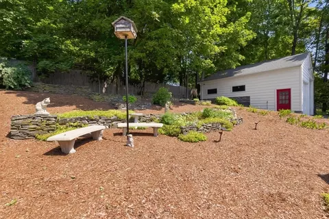Exterior - 37 Bridge St, Beverly, MA 01915 photo 4 of 5