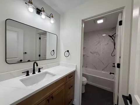 Bath - 33 Polaski Ave, Chicopee, MA 01013 photo 2 of 7