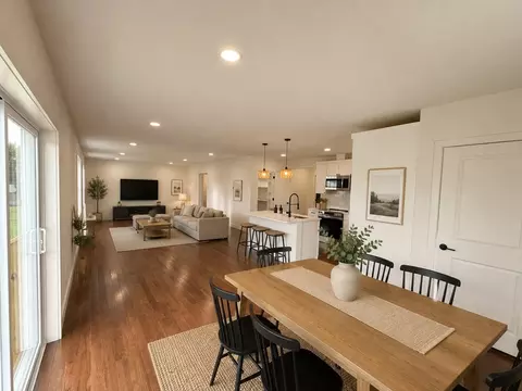 Dining - 33 Polaski Ave, Chicopee, MA 01013 photo 1 of 1