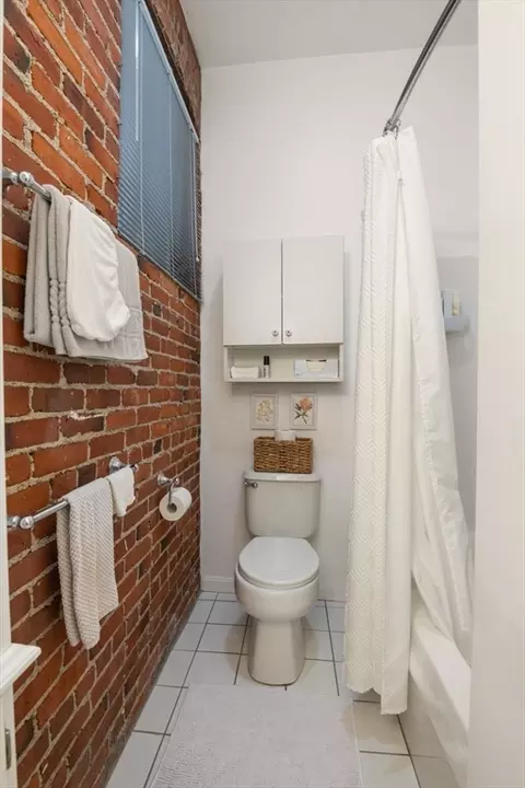 Bath - 60 Marshal St #4, Brookline, MA 02446 photo 2 of 3