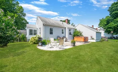 Exterior - 55 Gillette Cir, Springfield, MA 01118 photo 7 of 9
