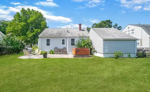 Exterior - 55 Gillette Cir, Springfield, MA 01118 photo 6 of 9