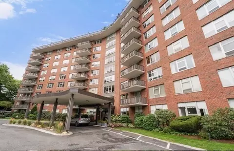 28 Boylston #213, Chestnut Hill, MA 02467