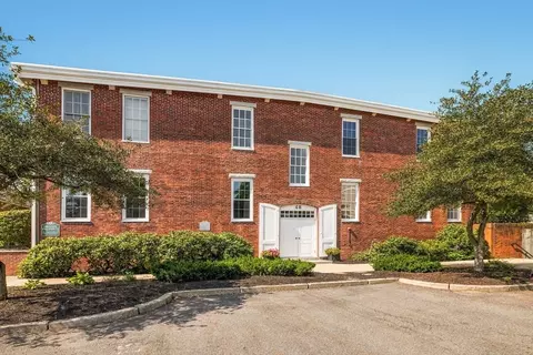 48 Kent St #5, Newburyport, MA 01950