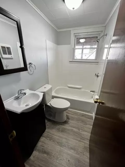 Bath - 229 Tripp St, Fall River, MA 02724 photo 1 of 1