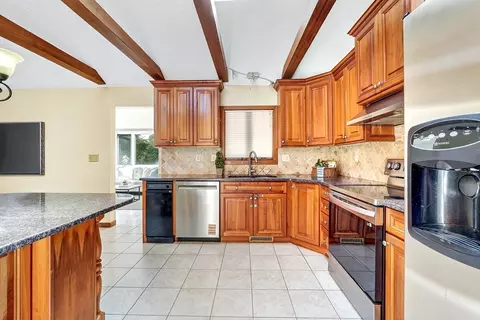 Kitchen - 3 Macone Cir, Stoneham, MA 02180 photo 2 of 3