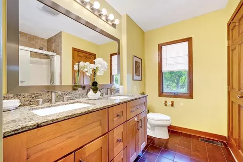 Bath - 3 Macone Cir, Stoneham, MA 02180 photo 1 of 2