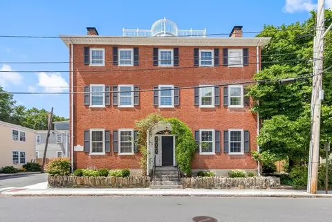 56 Lime St, Newburyport, MA 01950