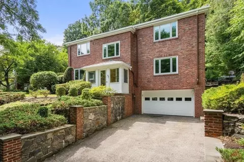 Exterior - 52 Clinton Rd, Brookline, MA 02445 photo 2 of 6